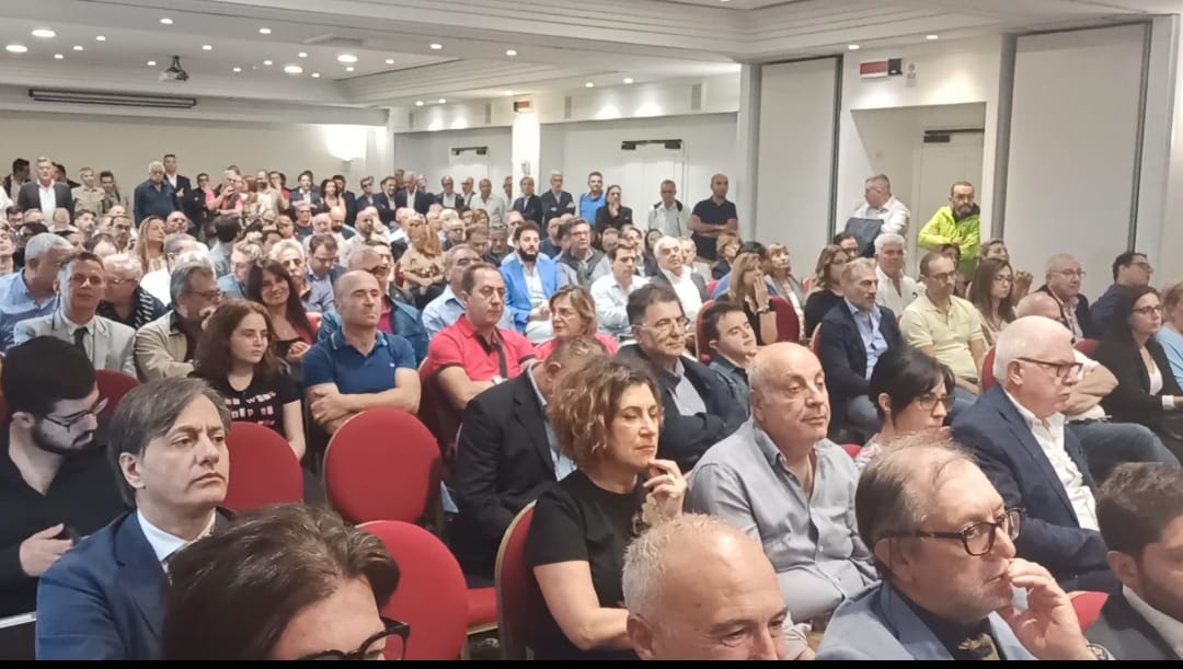 Galleria foto 'MpA, la sfida di Lombardo: “Puntiamo ad una Repubblica Federale italiana”' - foto 1