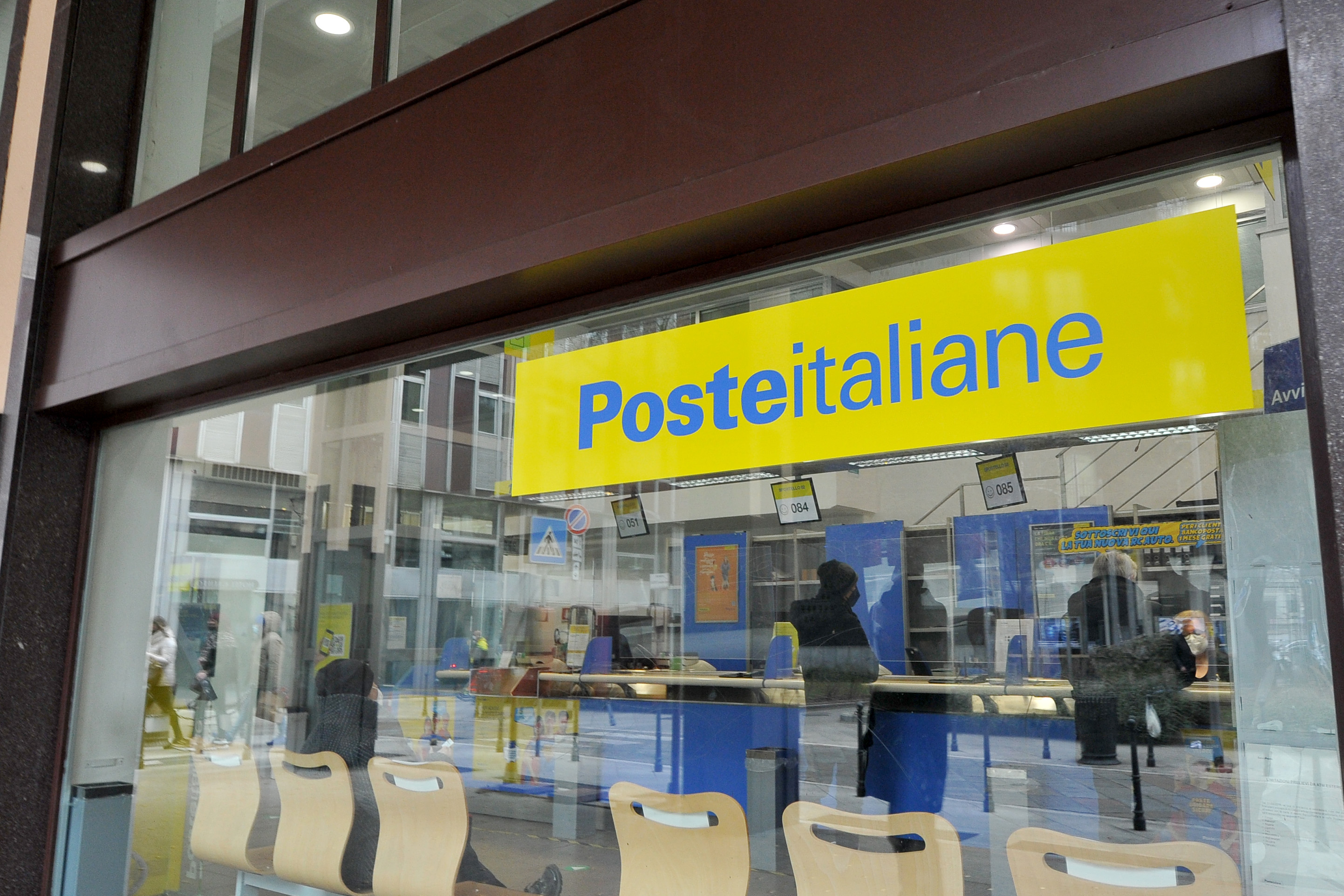 Lavoro in Sicilia, Poste Italiane assume ingegneri: ecco come candidarsi