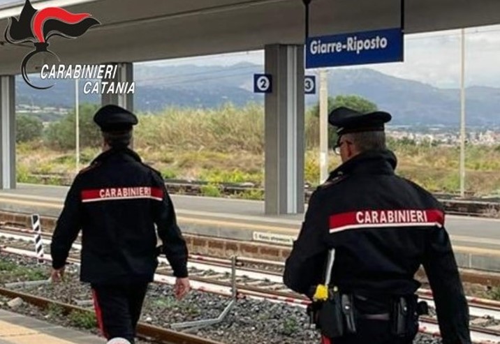 Paura alla stazione di Giarre, ragazzo ubriaco sui binari e treni fermati: ecco cosa è accaduto