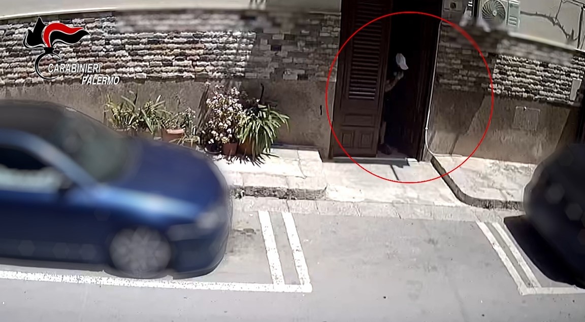 VIDEO | Aggredita e imbavagliata, rapina “da incubo” per anziana del Palermitano: due arresti