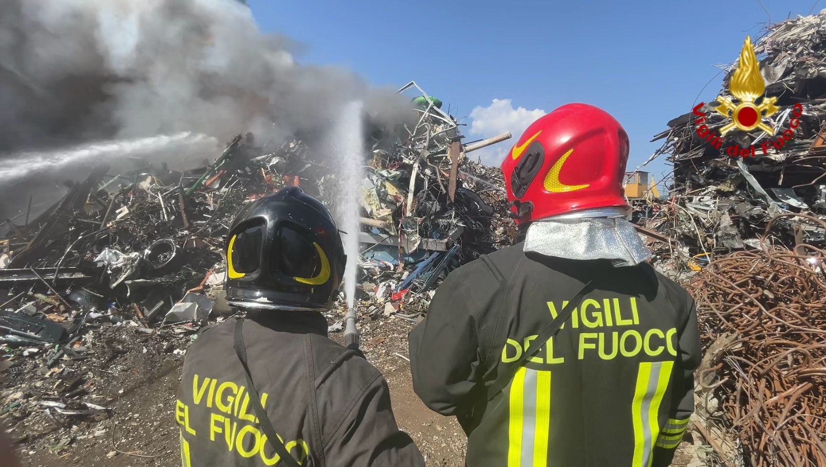 Catania, vasto rogo alla zona industriale