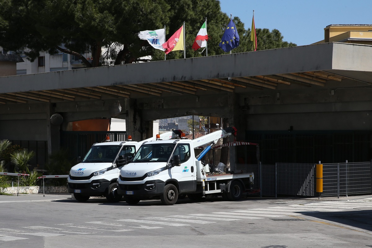 Aggressione su bus AMAT, autista preso a pugni per aver difeso donna disabile