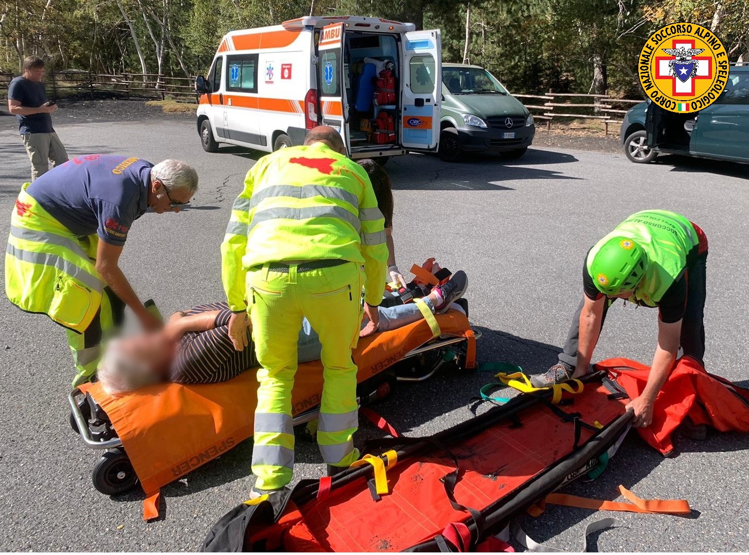 Bloccata con la caviglia fratturata sull’Etna, soccorsa turista americana