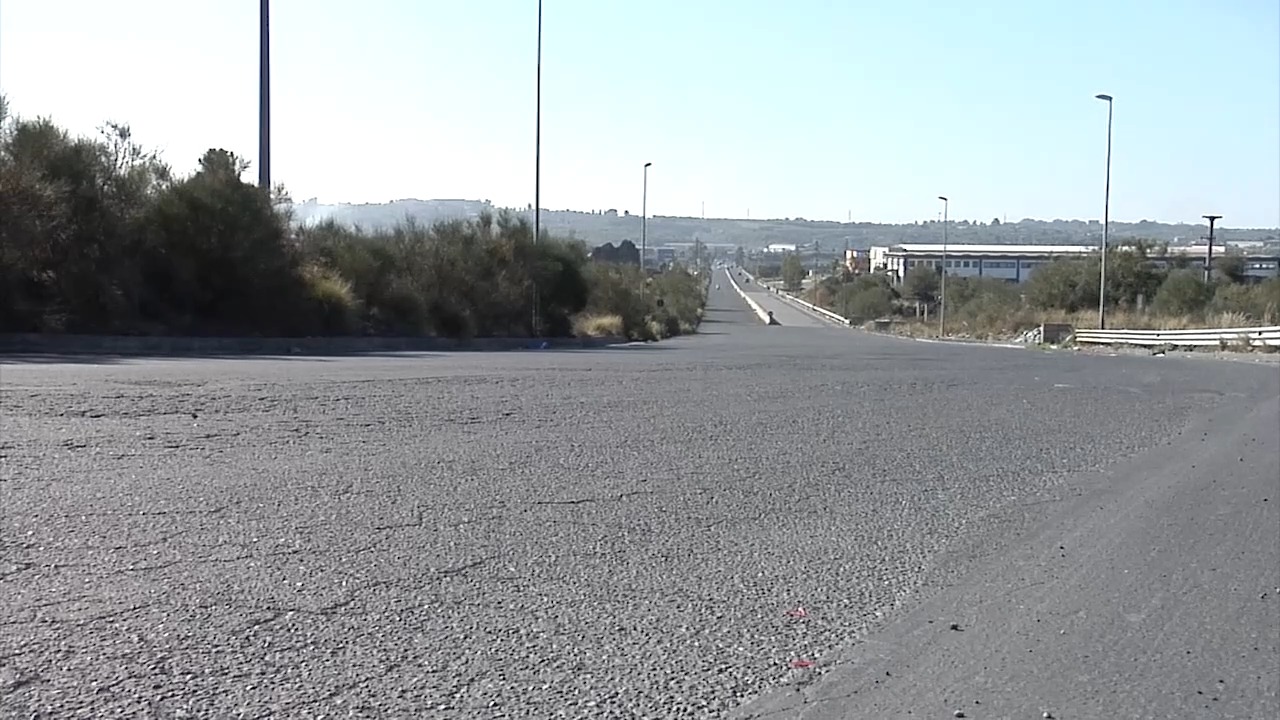 Belpasso, strade industriali “nelle mani di nessuno”: il rettilineo Valcorrente diventa un caso