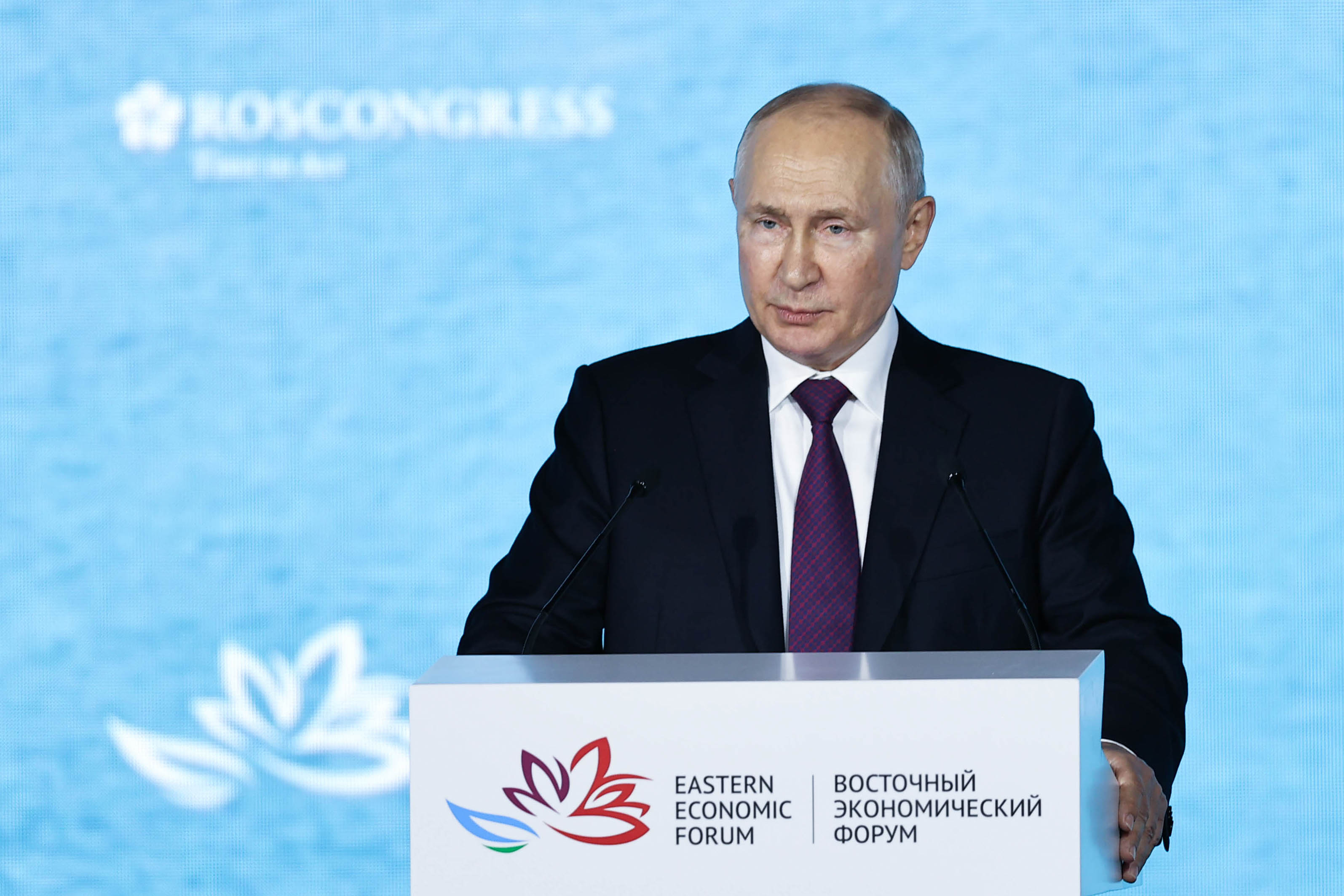 Putin all’Occidente: “Se vuoi la pace, preparati alla guerra”