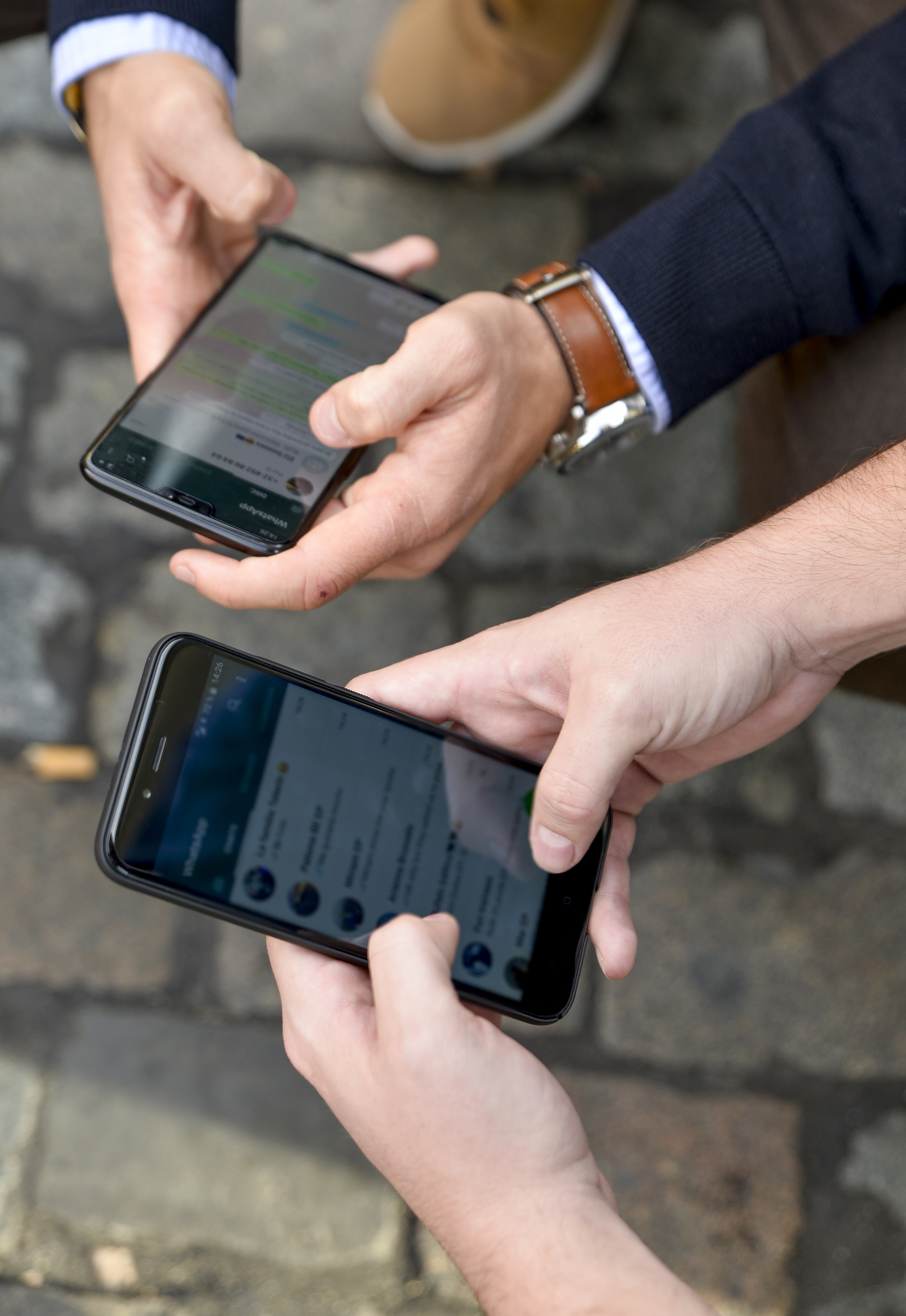 Novità WhatsApp, nuova funzione per chi usa due account: ecco come funziona