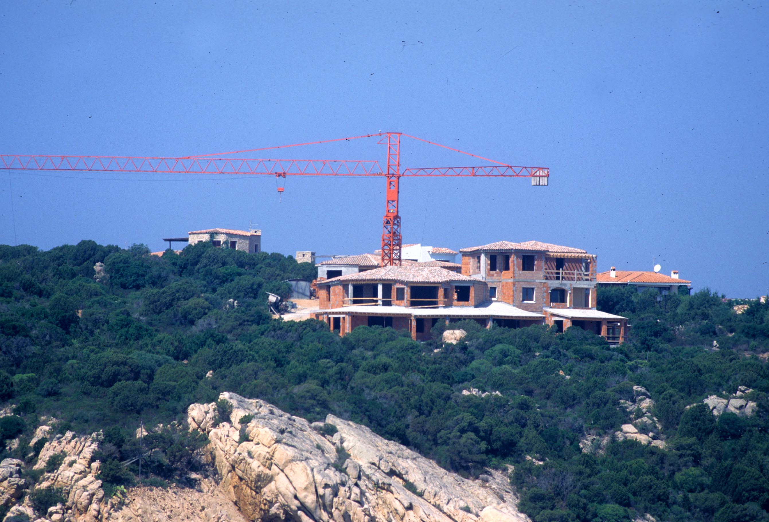 Abusi edilizi, condoni fallimento di Stato. Al Sud oltre 60mila immobili da abbattere