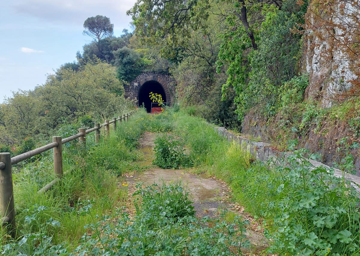 Acigreenway, si avvicina l’apertura della ciclovia lungo la ferrovia dismessa