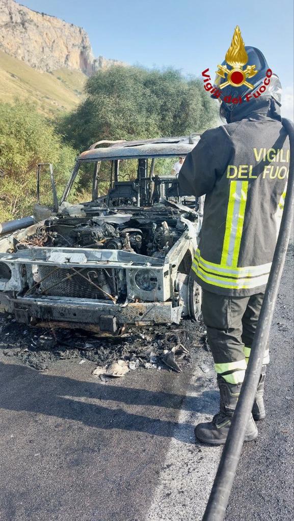 auto fiamme a29