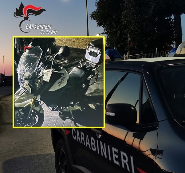 Rubano la moto e tentano la fuga per la circonvallazione catanese, inseguiti e braccati