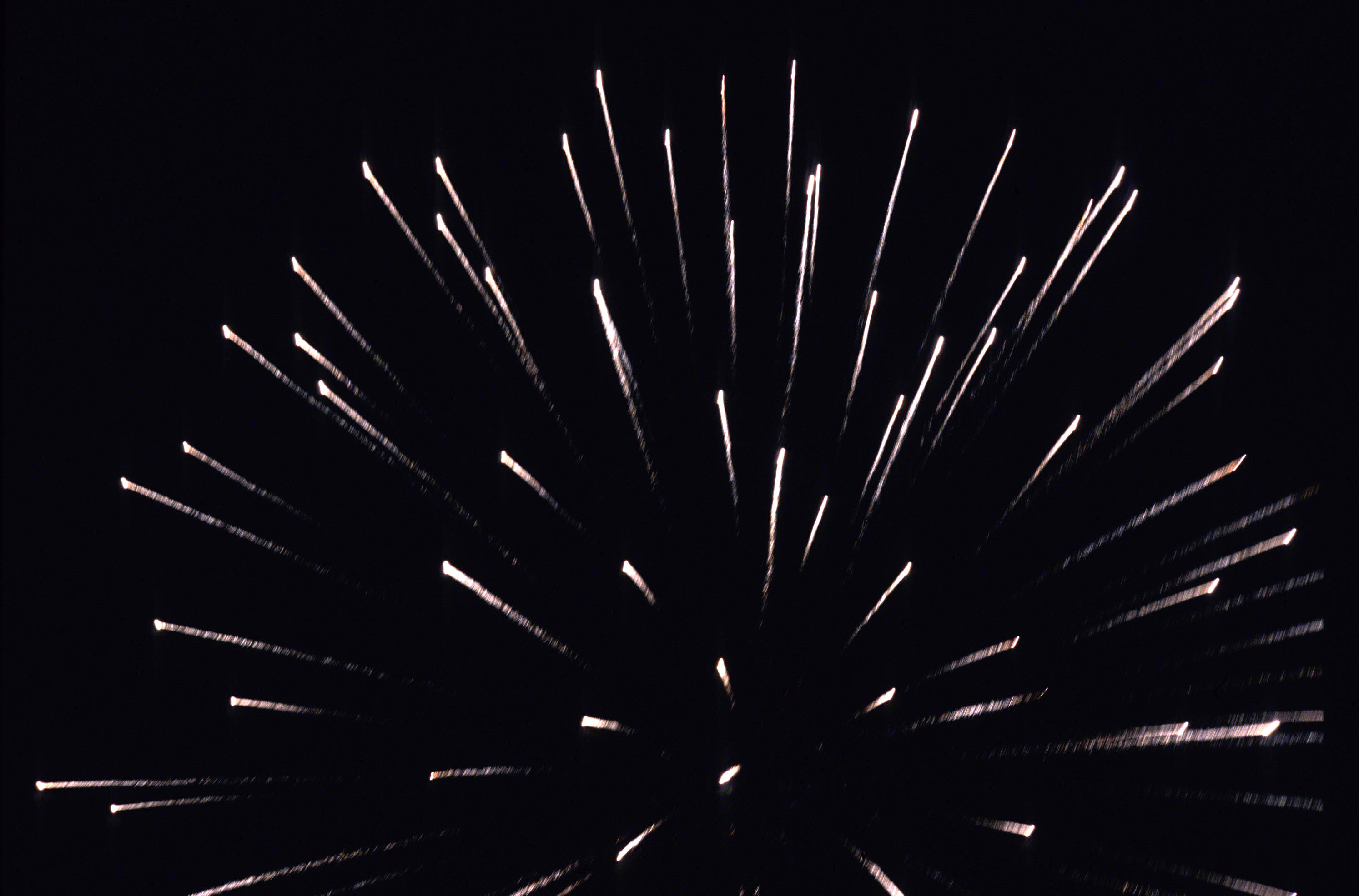 Accensione abusiva di fuochi pirotecnici, tre denunce nel Ragusano