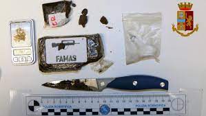 Hashish e cocaina in pietra in casa: 30enne in manette nel Ragusano Hashish e cocaina in pietra in casa: 30enne in manette nel Ragusano