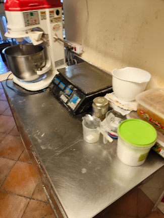 Laboratorio abusivo di pasticceria in dépendance villa a Siracusa: scattano chiusura e sanzione