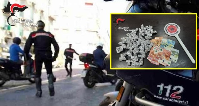 Beccati con la droga, tentano folle fuga contromano: arrestati due pusher nel Catanese