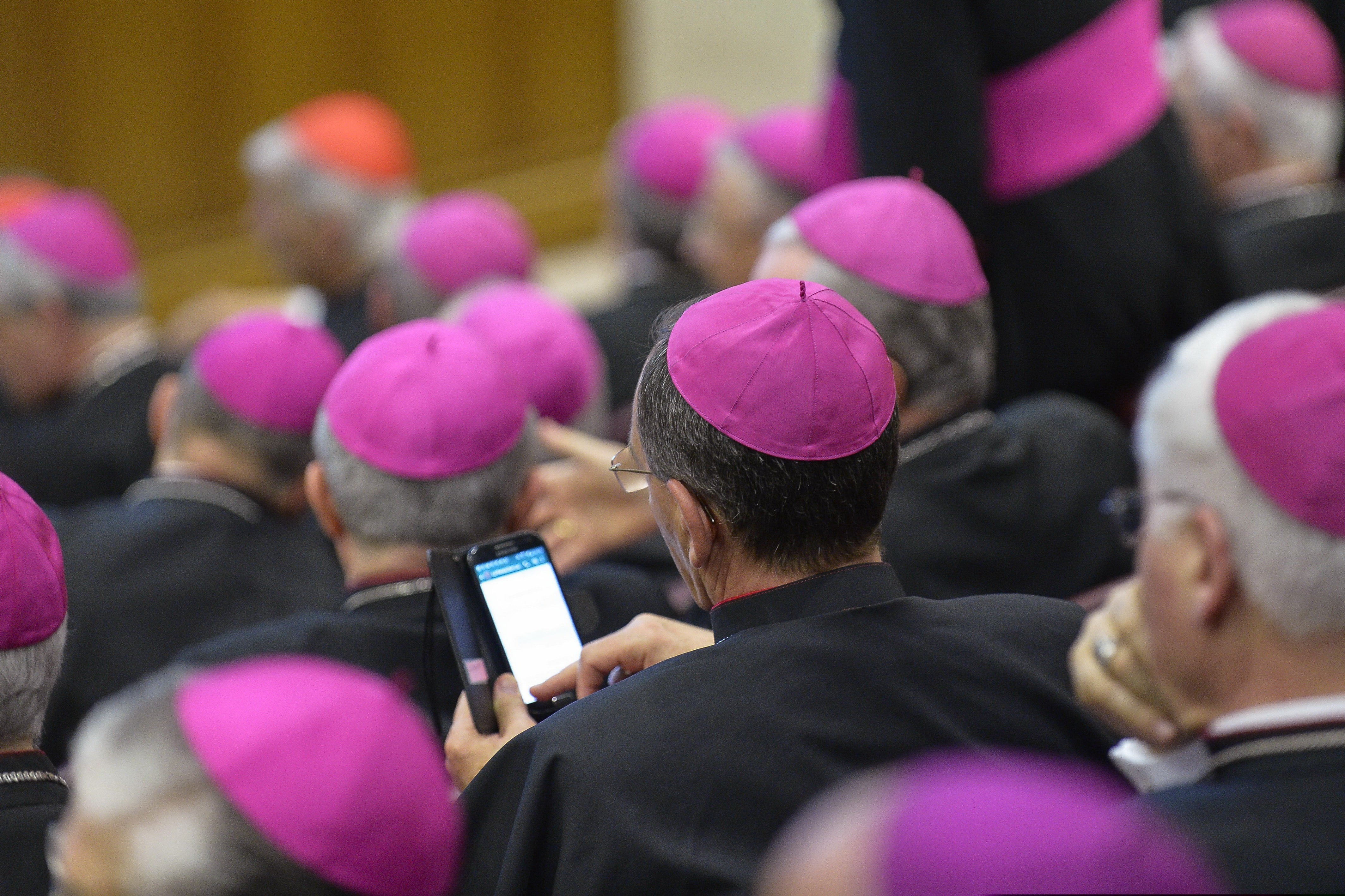 Sinodo dei vescovi, fra i temi affrontati: ruolo donne nella Chiesa e abusi