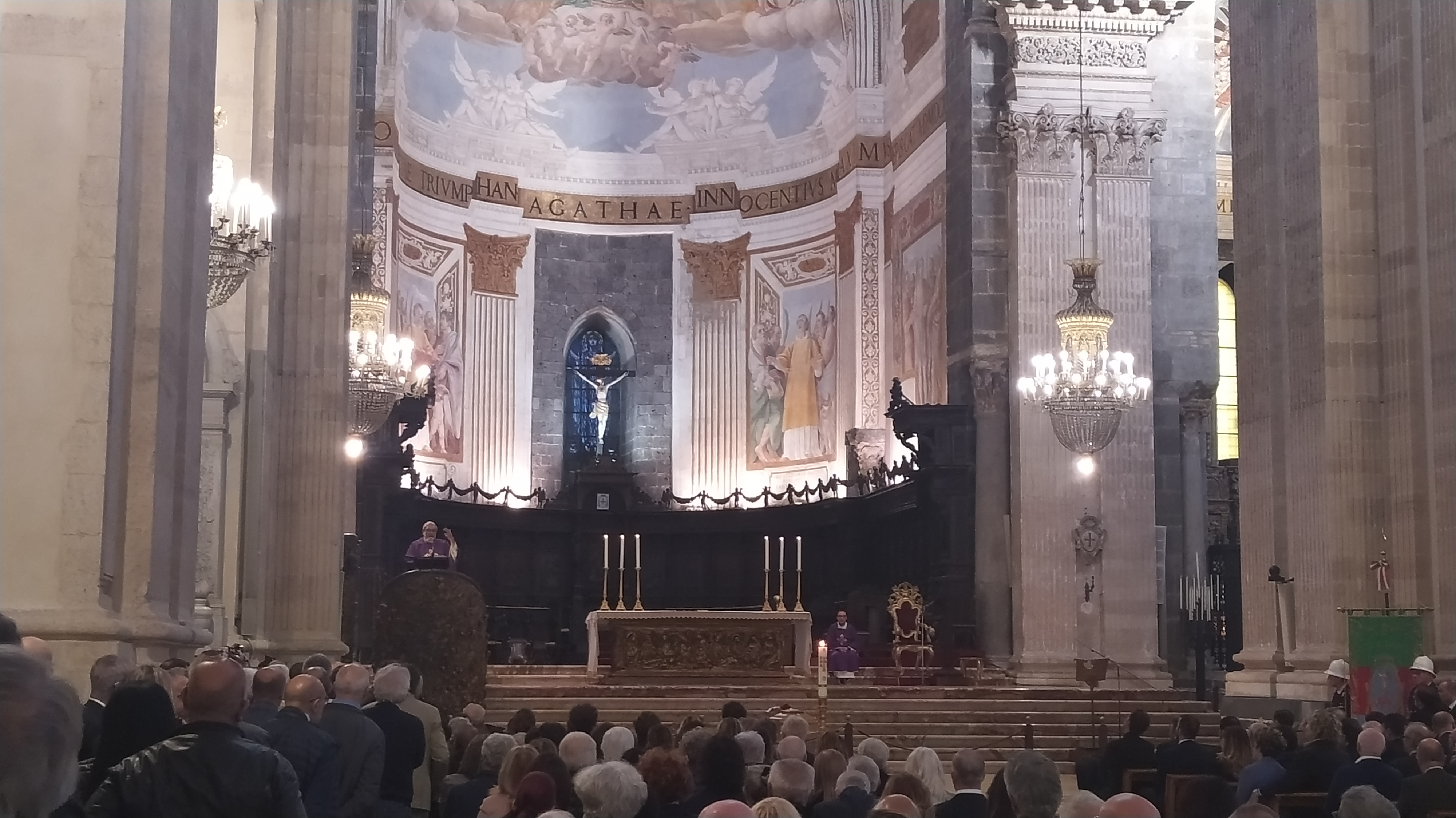 FOTO | I funerali di Nino Strano nella cattedrale di Catania: tanti i politici presenti