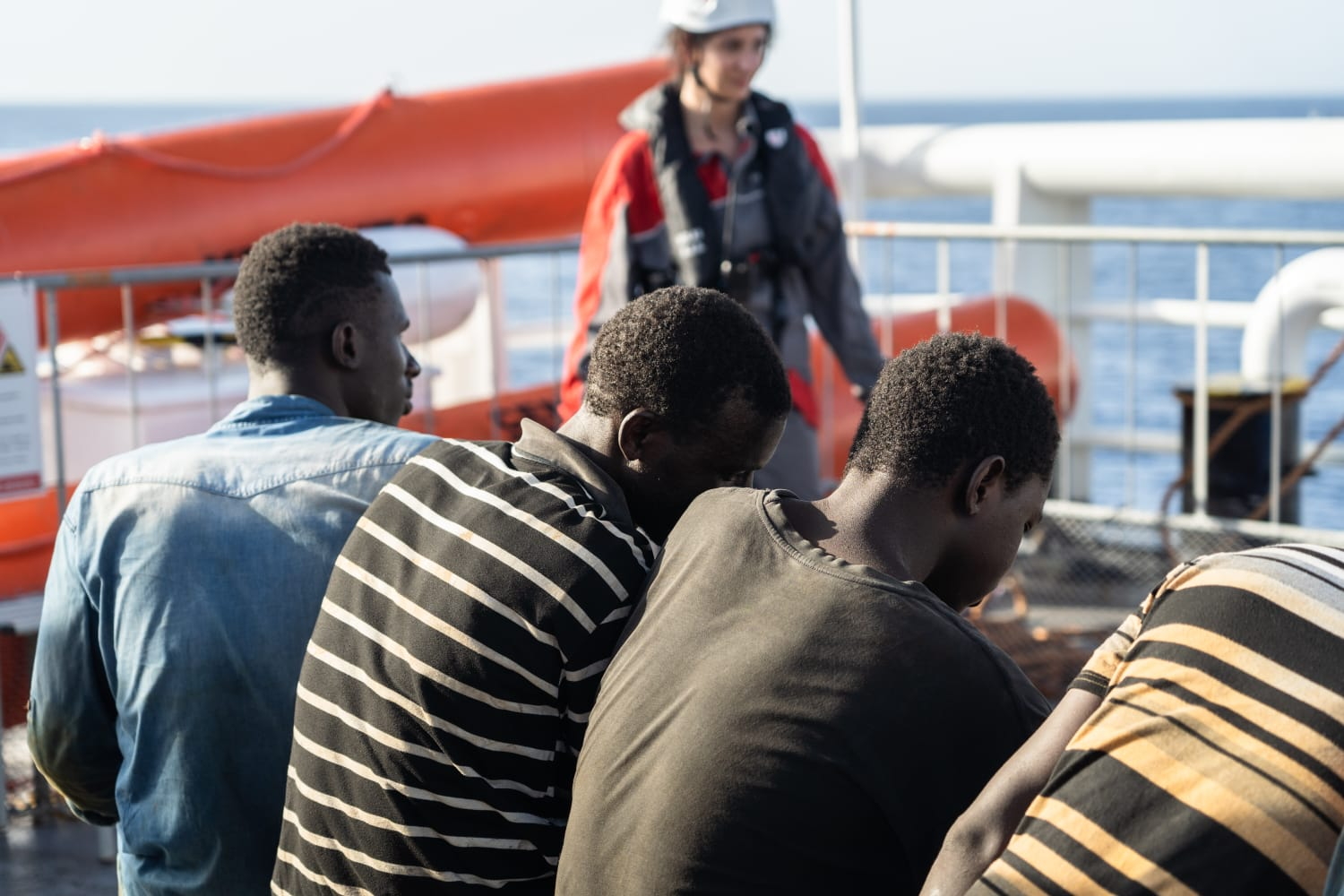 Le nuove guerre hanno “oscurato” i migranti ma gli sbarchi in Italia continuano senza sosta