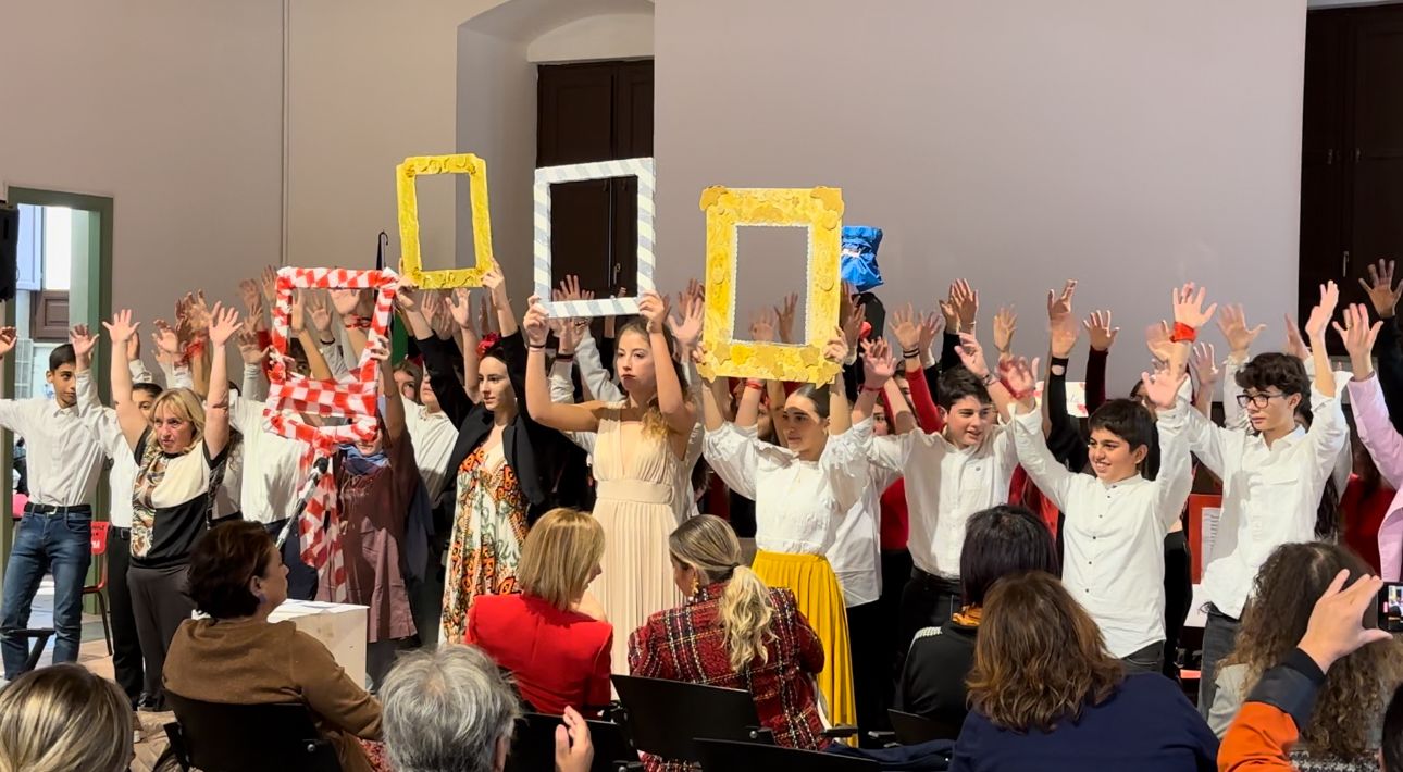 “Alzati e reagisci”: a Palazzo della Cultura piccoli e grandi dicono no alla violenza sulle donne