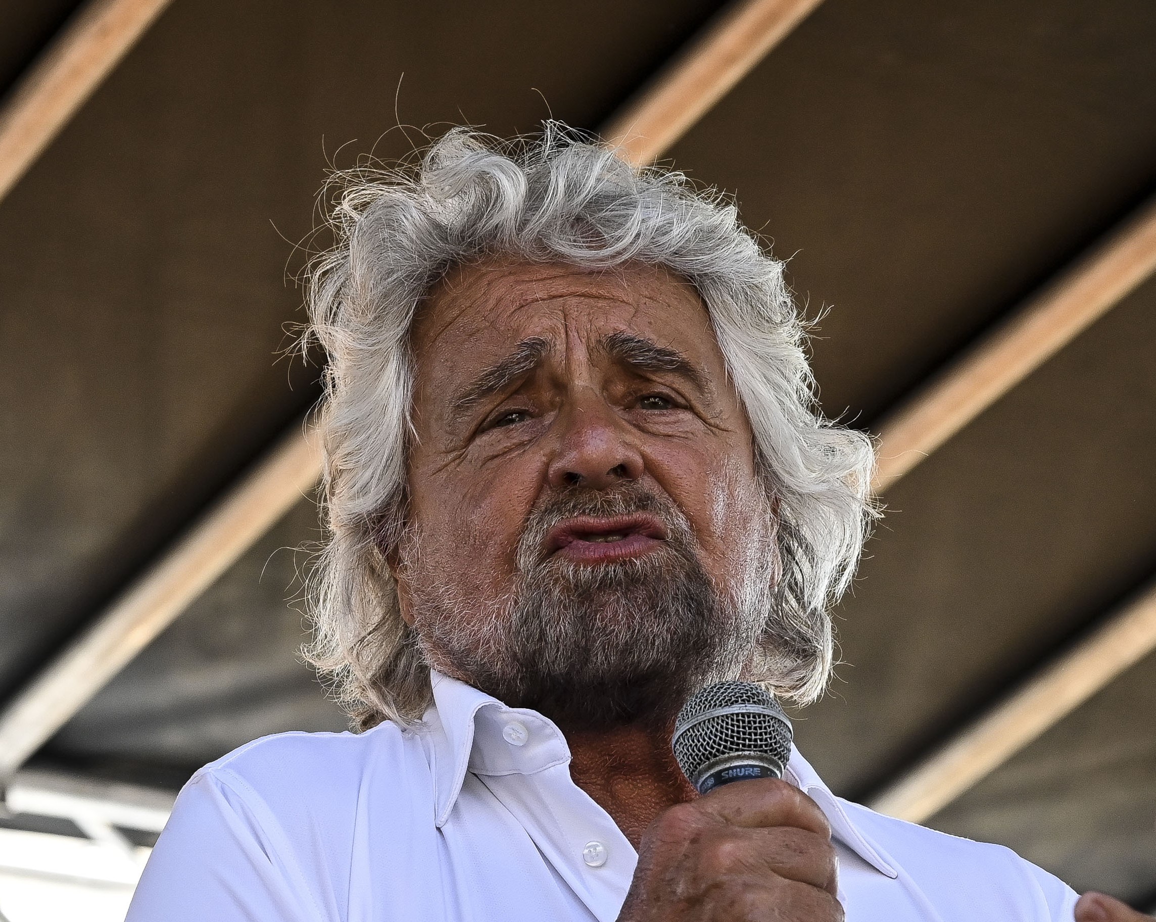 Beppe Grillo ospite a “Che Tempo Che Fa”, l’annuncio di Fabio Fazio