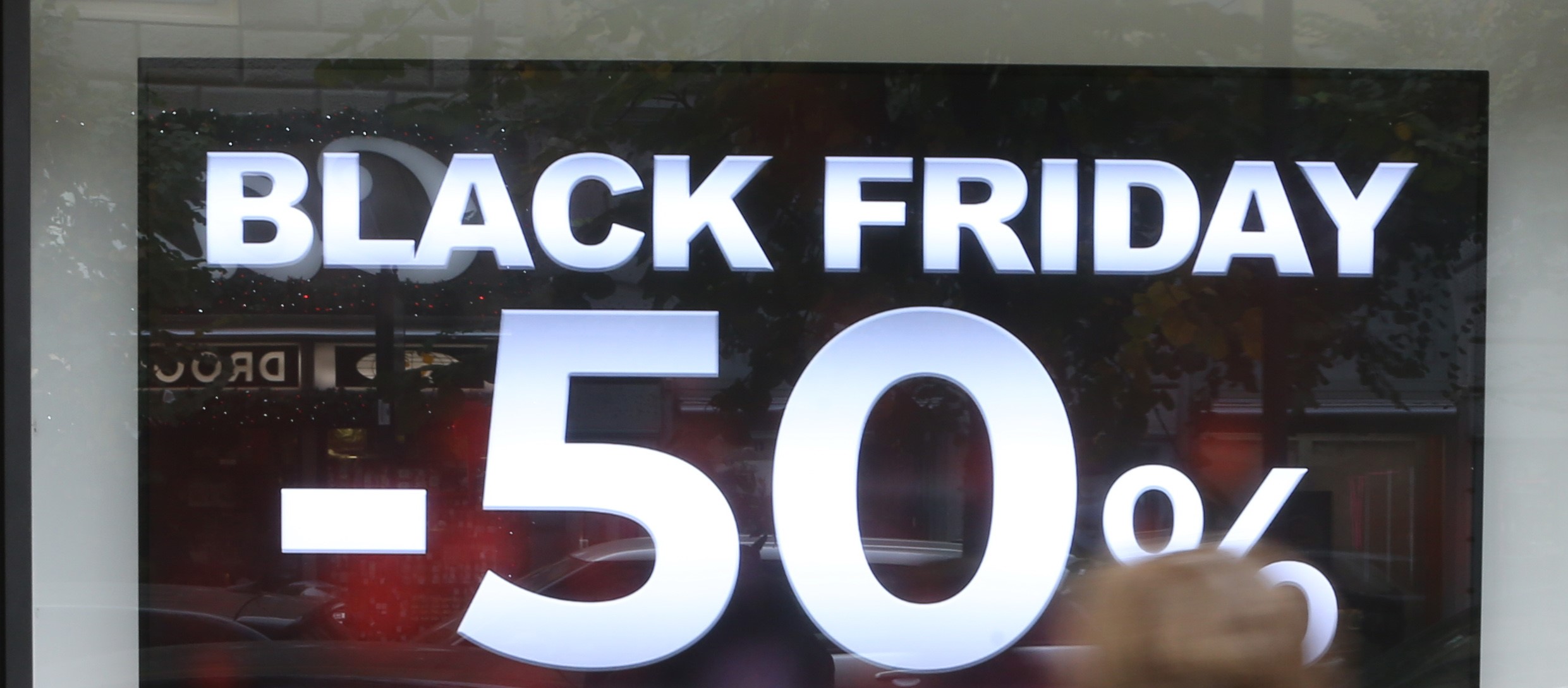 Black Friday, dai cellulari alla moda: ecco quanto spenderanno gli italiani