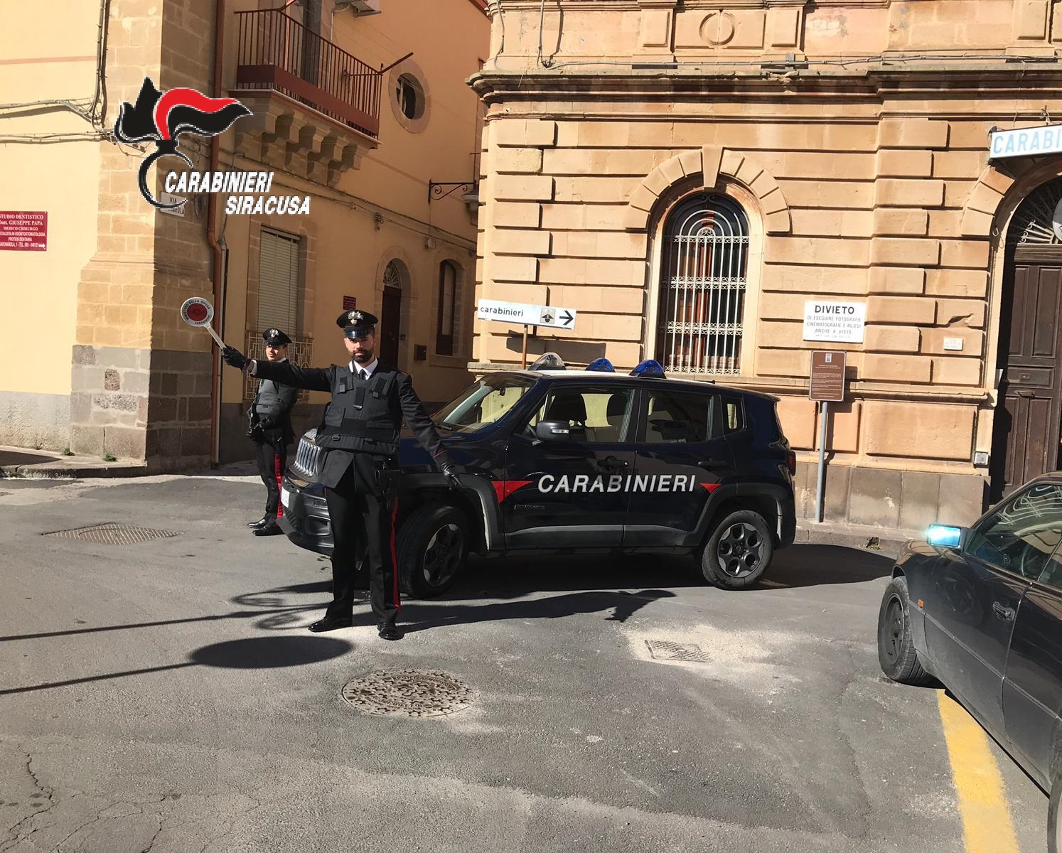 Truffa dello specchietto, denunciati un uomo e una donna nel Siracusano