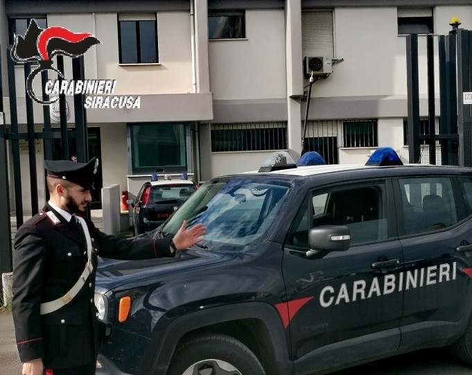Viola domiciliari per minacciare ex fidanzata, un arresto nel Siracusano