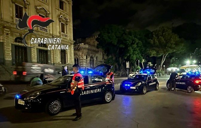 Catania: controlli in città dei Carabinieri: sanzioni e sequestro