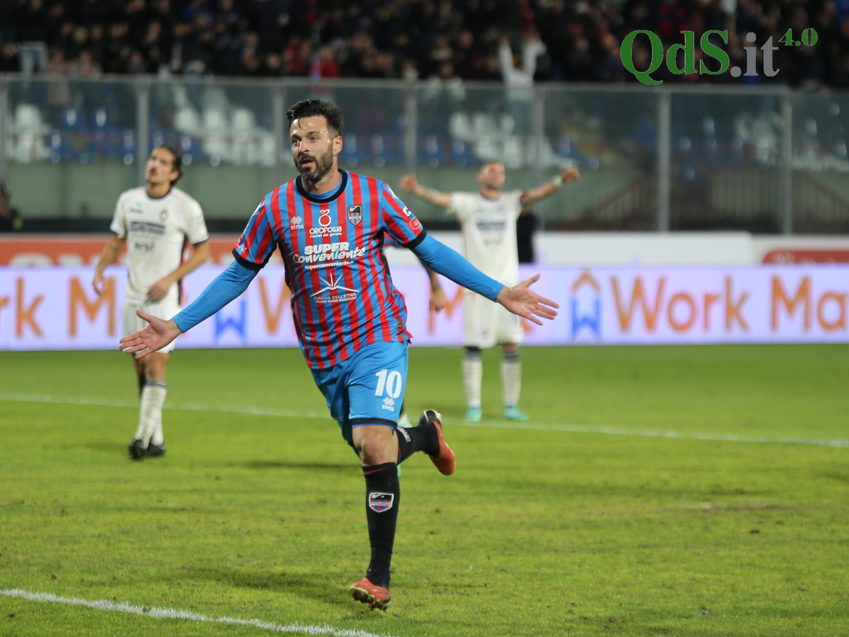 Il Catania avanza in Coppa Italia, rigori decisivi con il Crotone (FOTO)