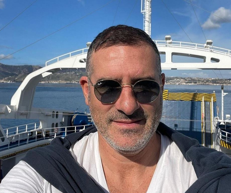 Catania-Lucarelli, ci siamo: l’allenatore pubblica una foto sul traghetto, firma imminente