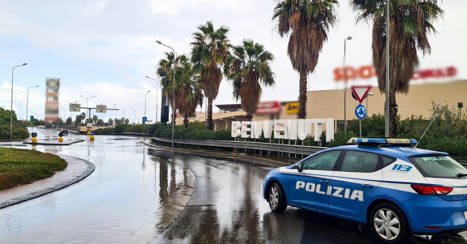Catania, al centro commerciale con lo scooter rubato: scatta la denuncia