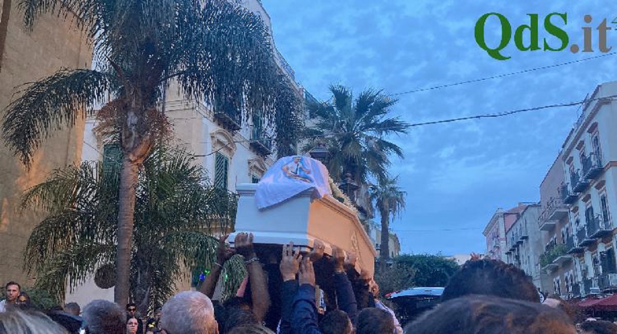 VIDEO | L’addio a Gianluca, ennesima vittima della strada in Sicilia