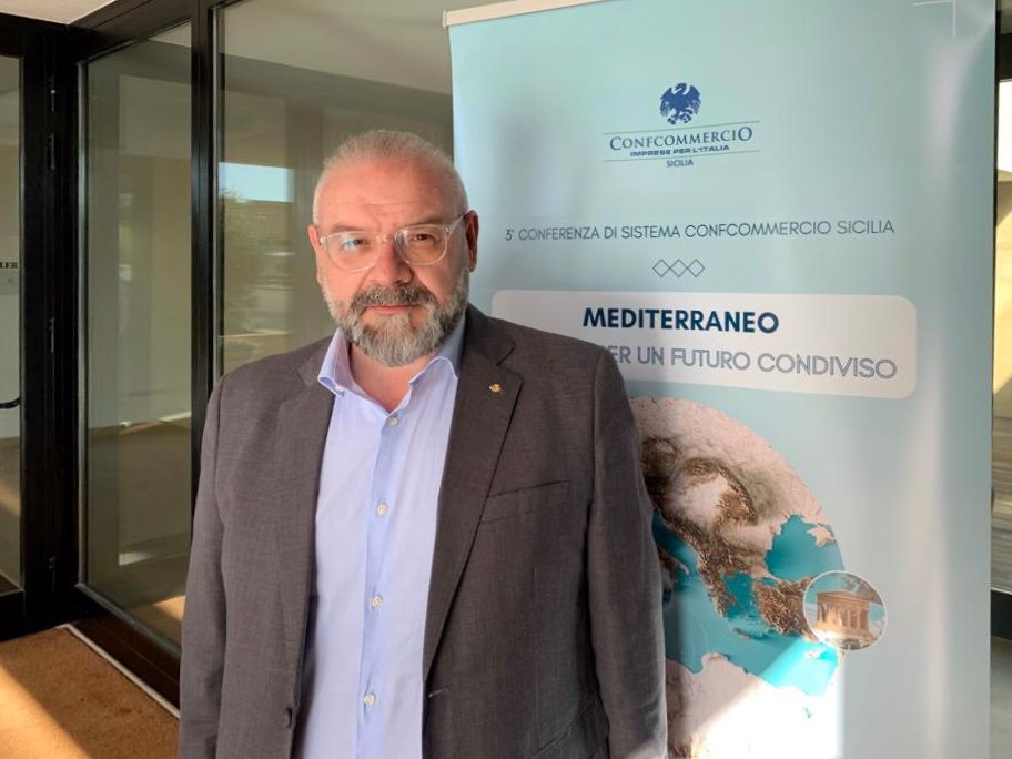 Inflazione ancora alta e calo dei consumi. Manenti: “I più colpiti sono i negozi di vicinato”