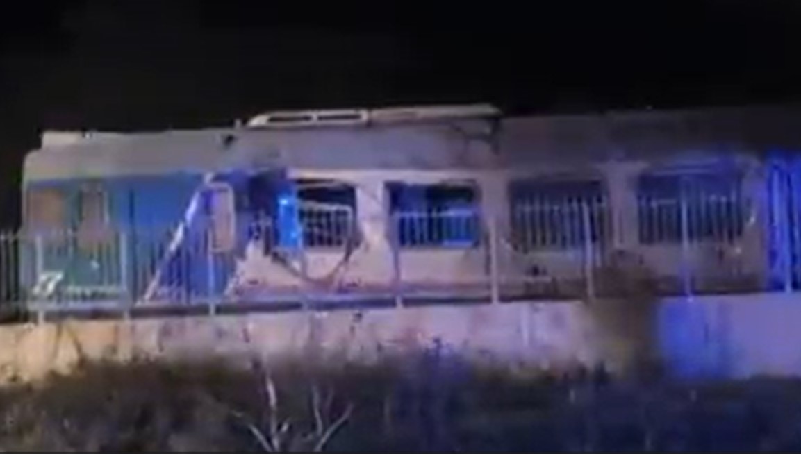 VIDEO | Tragico incidente ferroviario, scontro mortale tra treno e camion a Corigliano