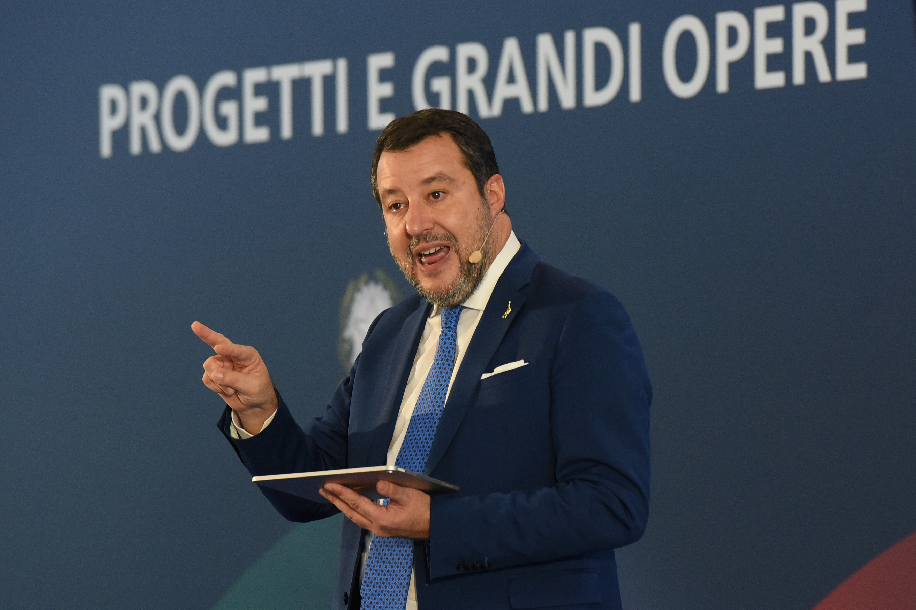 Ponte di Messina, Salvini: “Sarà moltiplicatore economico, costa la metà di quanto stanziato”