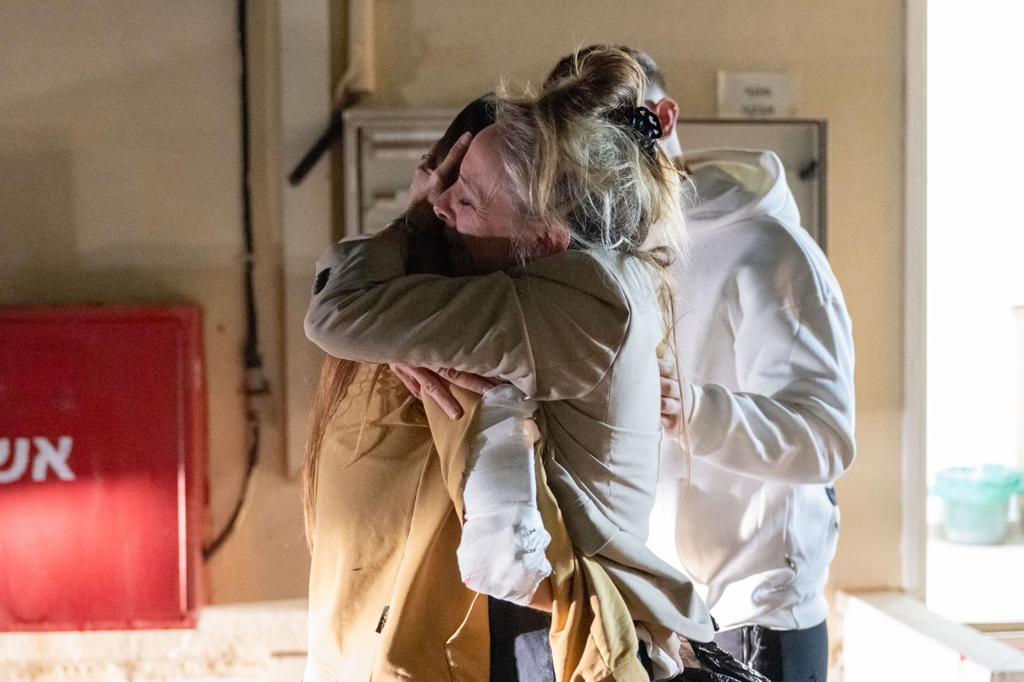 Liberata da Hamas: Mia Shem riabbraccia la famiglia