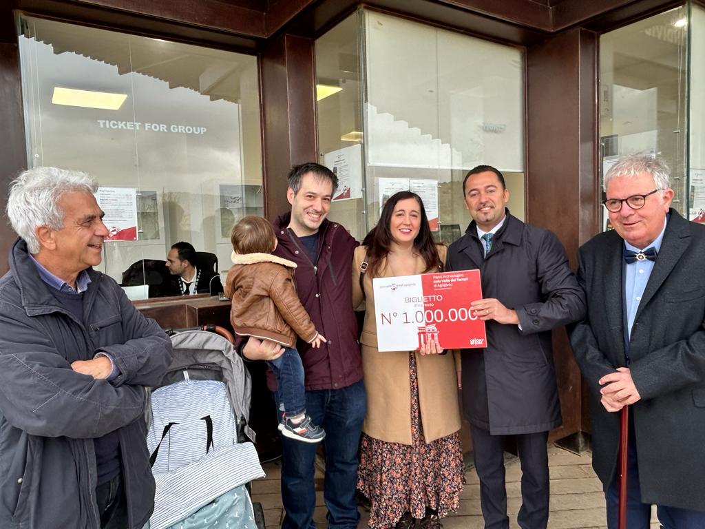 FOTO | Agrigento, Valle dei Templi festeggia il suo milionesimo visitatore
