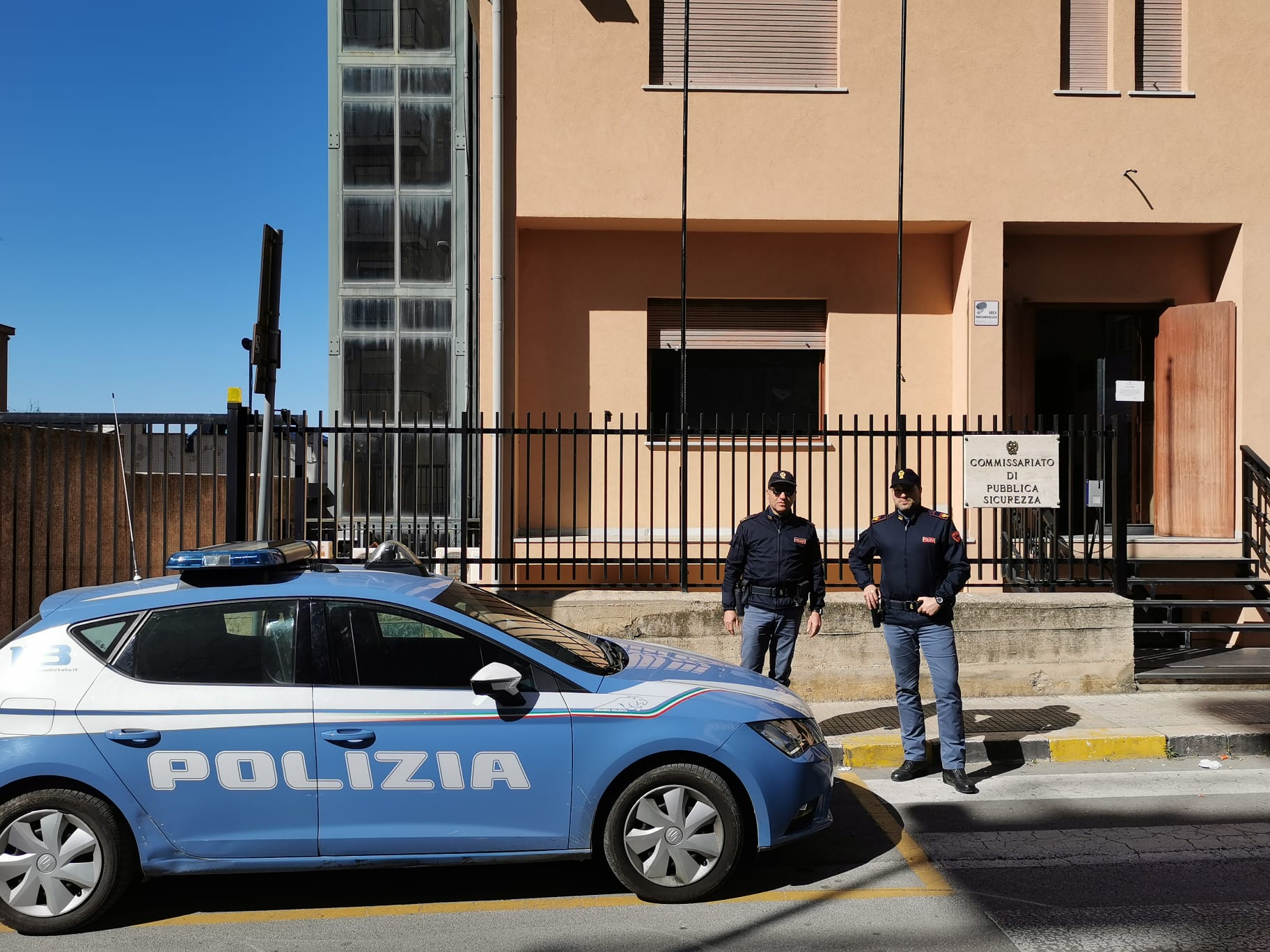 Ubriaco semina il panico tra clienti negozio nel Palermitano, arrestato