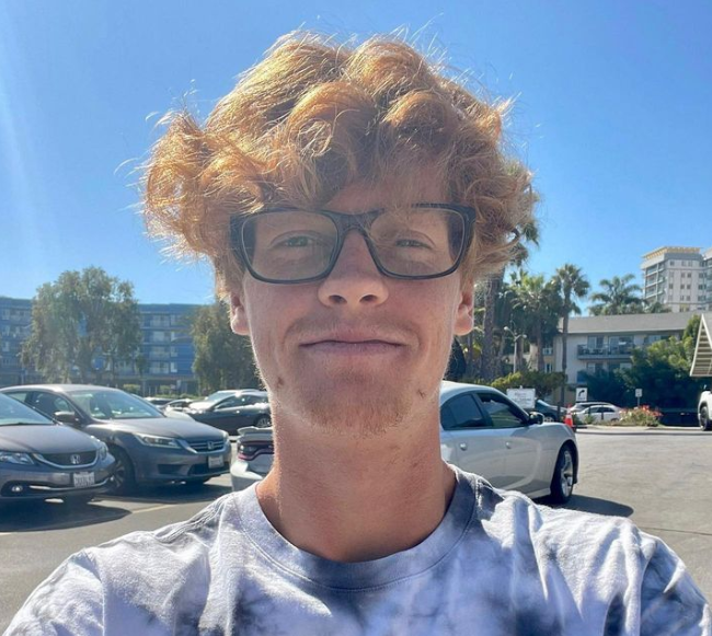 Tennis, un Sinner stellare demolisce Djokovic: è finale agli Australian Open