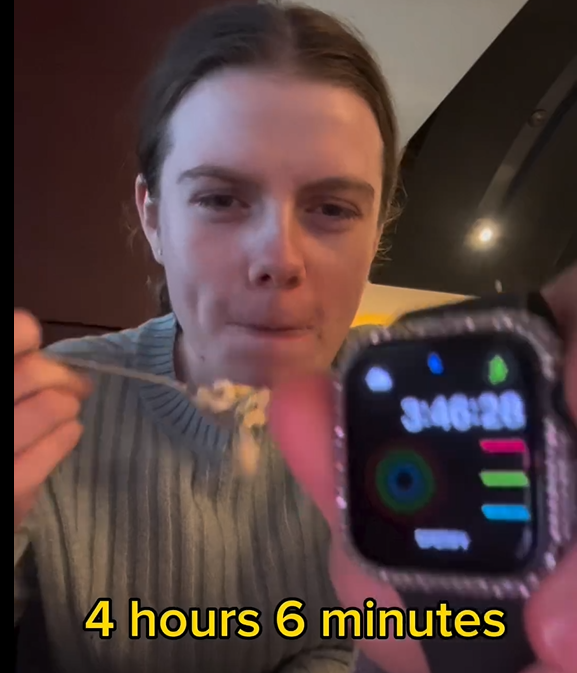 VIDEO | TikToker mangia per 4 ore in un ristorante “All you can eat”, cacciata dai camerieri