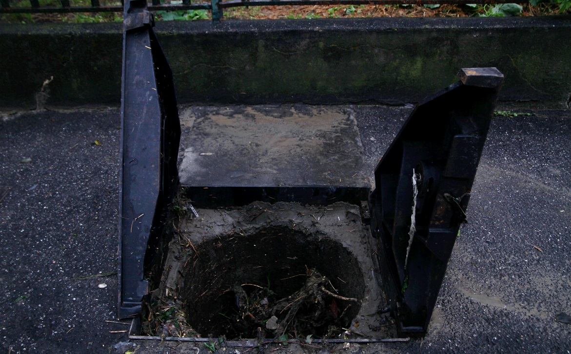 Ognissanti col maltempo, anziano cade in tombino nel Palermitano