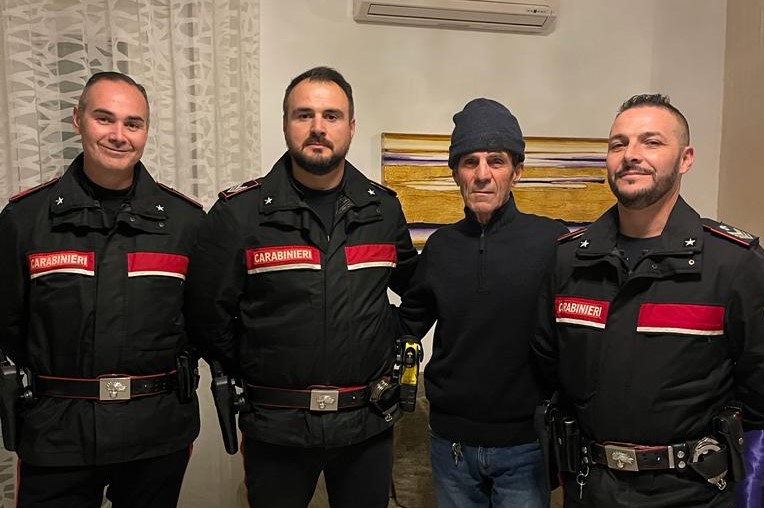 Colto da malore in strada a Trapani, pensionato soccorso dai carabinieri