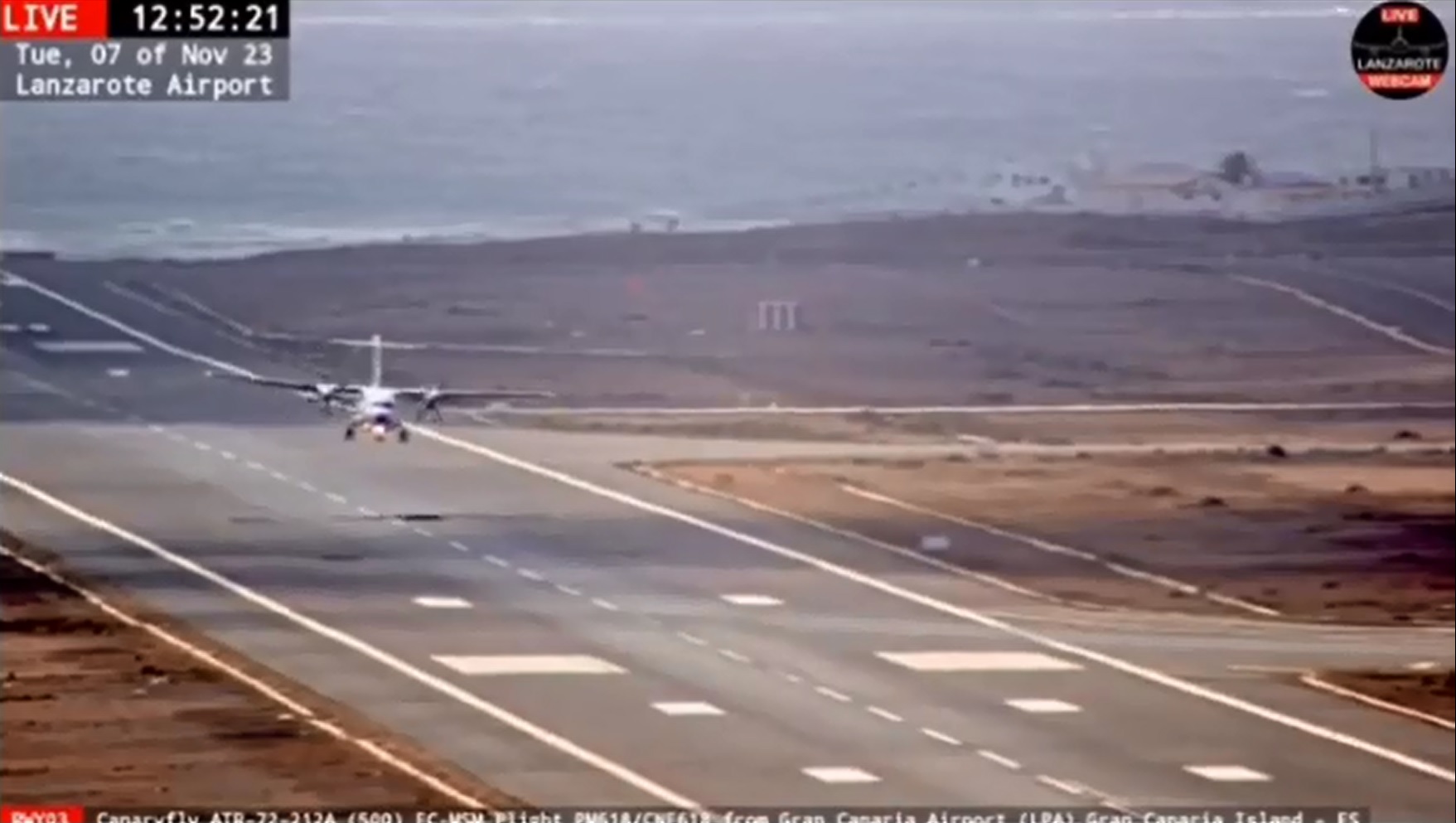 VIDEO | L’aereo rimbalza su e giù sulla pista, atterraggio da “incubo”