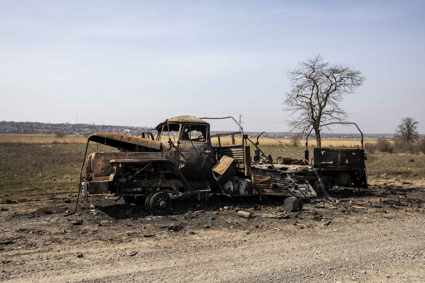 Oltre 400 miliardi di aiuti concessi all’Ucraina ma alla fine a vincere sono soltanto gli armaioli