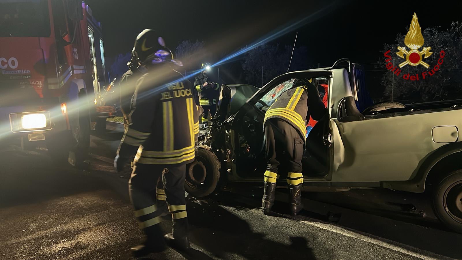 Scontro auto-pullman: deceduto conducente primo veicolo, ferito l’altro