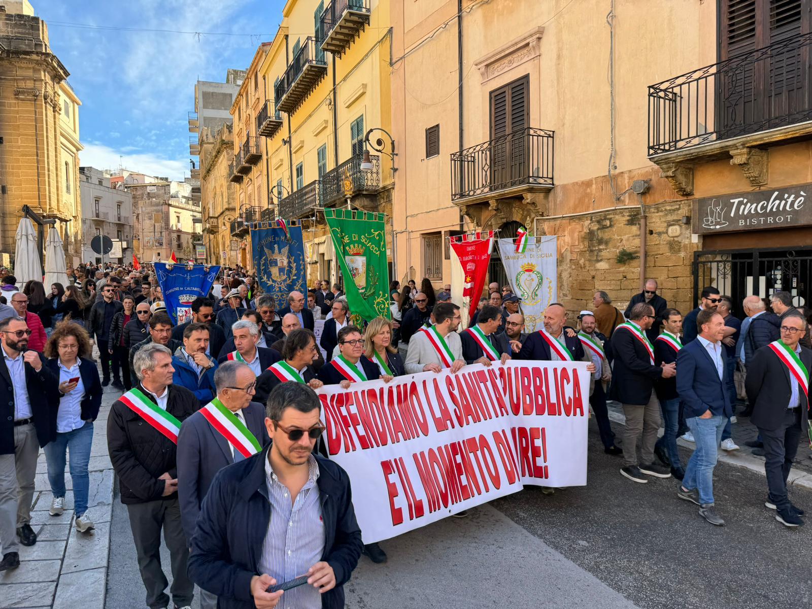 Sanità a Sciacca, grande partecipazione alla manifestazione pro ospedale