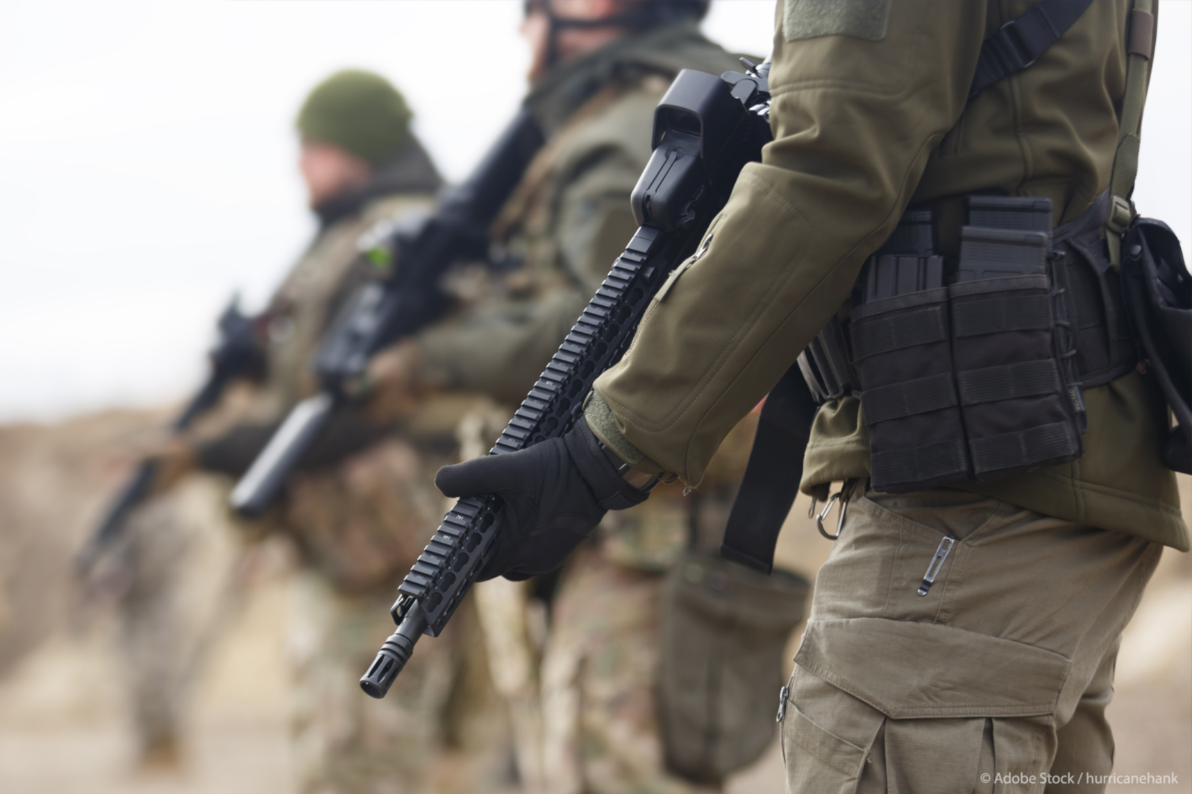 Folle spendere in armi. Cittadini imbrogliati