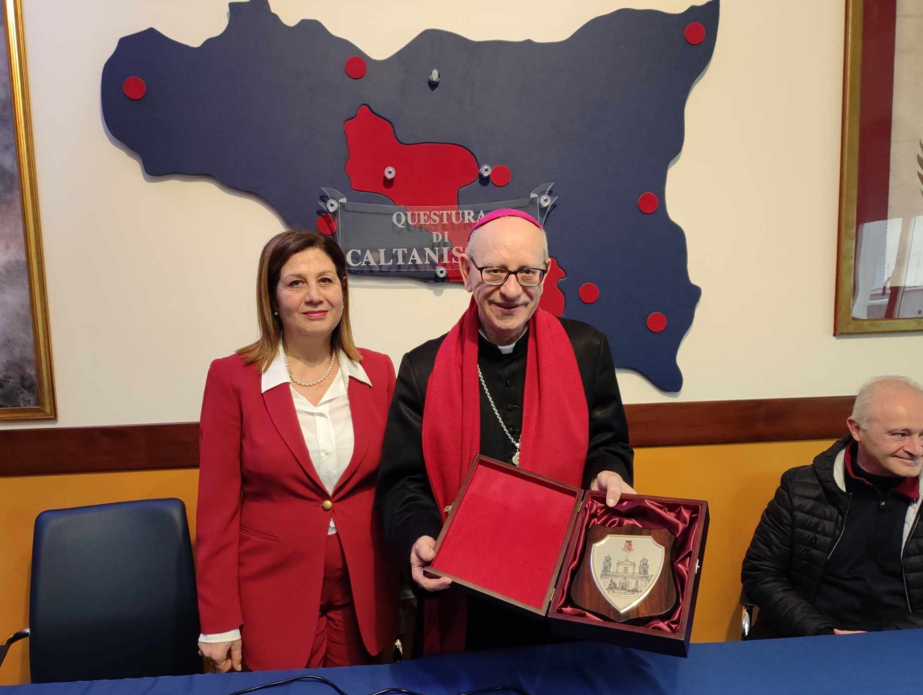 Il vescovo Russotto a confronto con i poliziotti nisseni