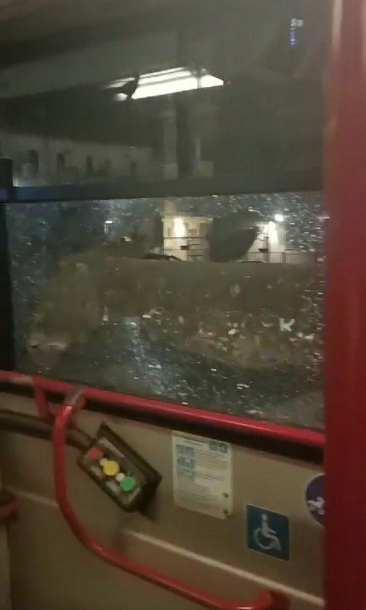 Inciviltà e violenza prima di Catania-Pescara: danneggiato pure autobus Amts [VIDEO]