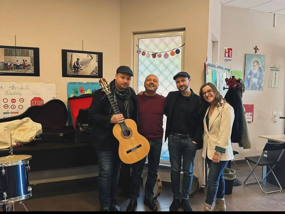 Librino, Bellamorèa dona batteria a bambini di Villa Fazio. “Educare alla legalità per combattere la criminalità”