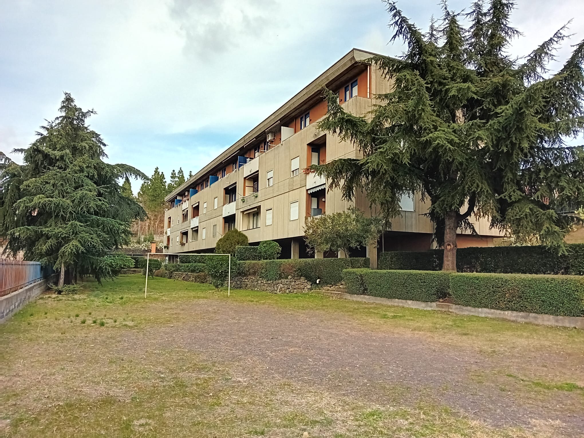 Un intero condominio senz’acqua a Bronte, rischio Capodanno all’asciutto